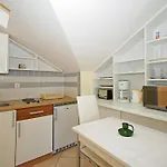 아파트 With Parking Space Sumartin, Brac - 24131 *