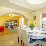 아파트 With Parking Space Sumartin, Brac - 24131 *