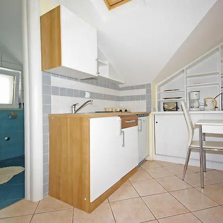 Apartment With A Parking Space Sumartin, Brac - 24131