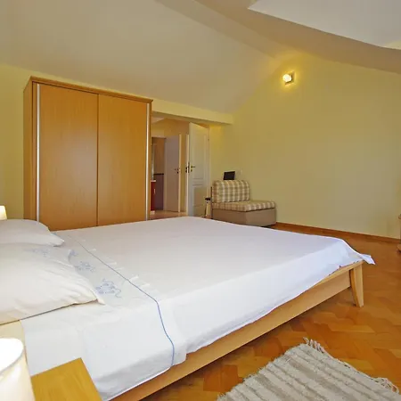 Apartment With A Parking Space Sumartin, Brac - 24131 *