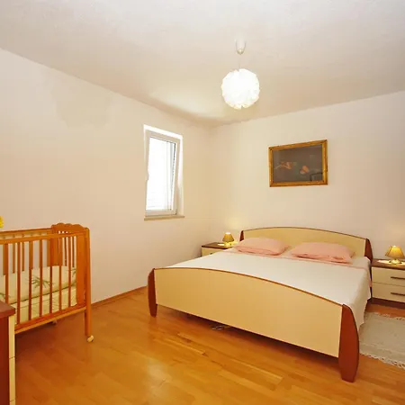 Apartment With A Parking Space Sumartin, Brac - 24131 *