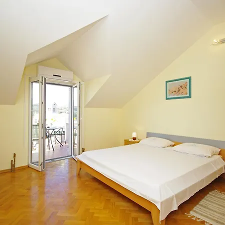 With A Parking Space Sumartin, Brac - 24131 * سومارتين