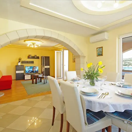 شقة With A Parking Space Sumartin, Brac - 24131 *